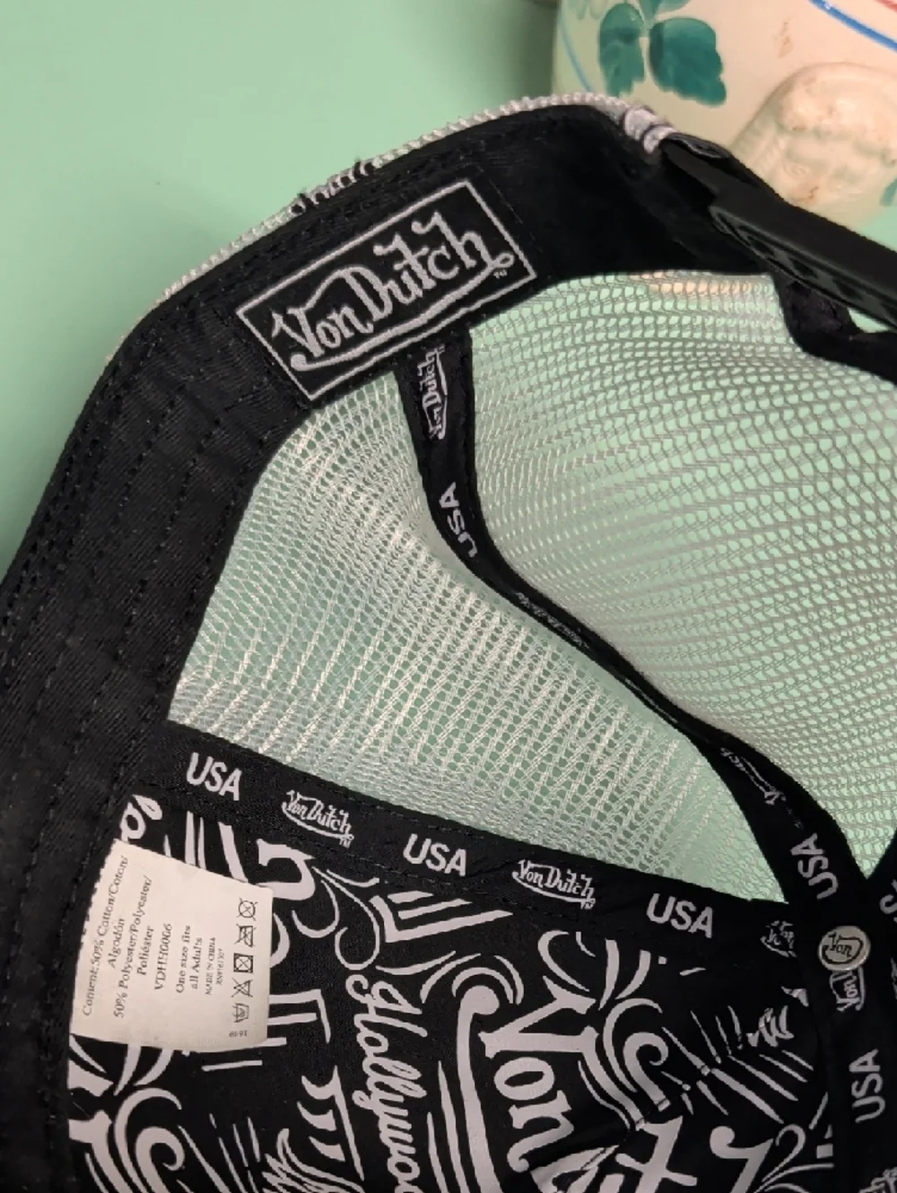 Von Dutch Black Trucker Hat with Multicolor Patch Artwork - Picture 6 of 6